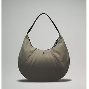 Lululemon pleated shoulder bag 10L